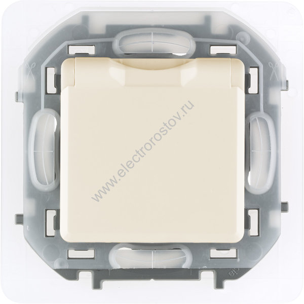 INSPIRIA Слоновая кость Розетка с заземлением IP 44 с откидной крышкой и шторками Legrand