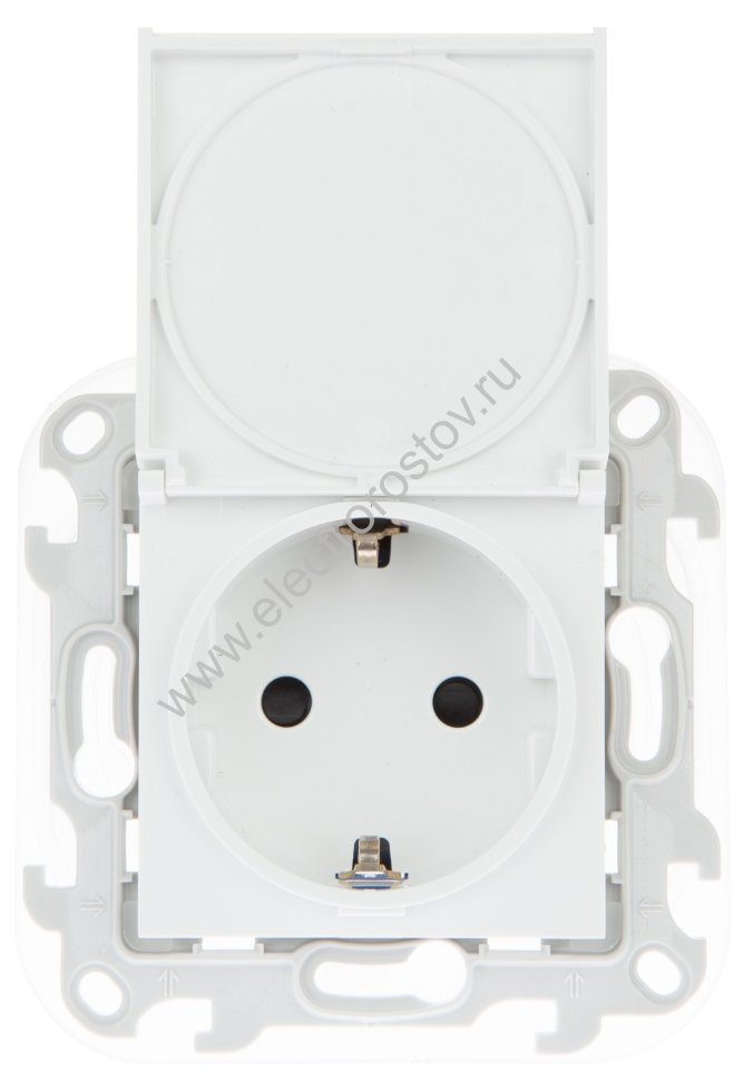 Simon 24 Белый Розетка 1-ая с крышкой и защитными шторками IP44 Simon
