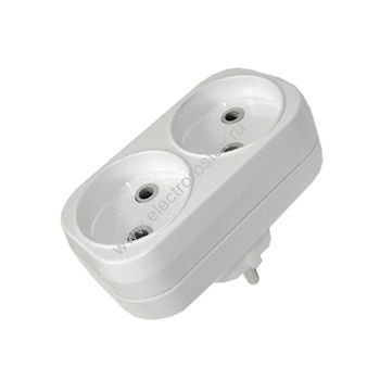 Тройник на 2 гнезда без заземления плоский 6А 250В белый Smartbuy