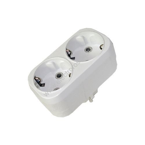 Тройник на 2 гнезда с заземлением 6А 250В белый Smartbuy