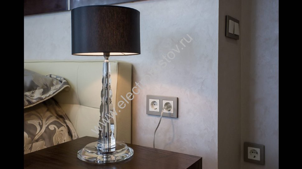 Schneider Electric Merten SM Беж глянец Розетка с/з с защитными шторками безвинт. зажим